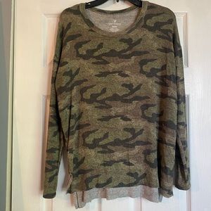 Camouflage plush long sleeve tee